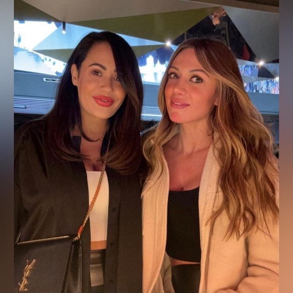 Meet your Posher, Michelle - Picture 1 of 1